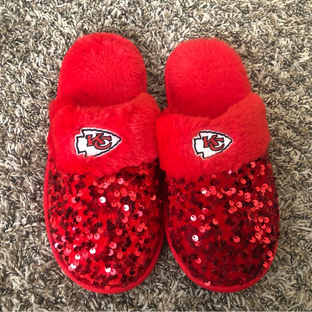 CHIEFS slippers!